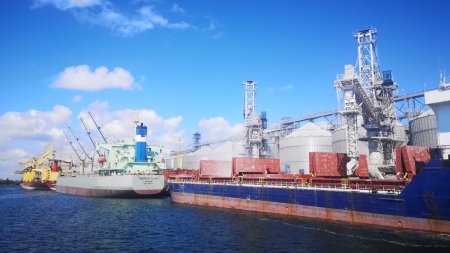 Echipajul ucrainean al unei nave cu grau, sosita in Portul Constanta, a intrat in greva pentru neplata salariilor: S-au imprumutat pentru a supravietui