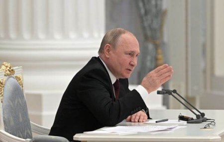AFP: Putin da asigurari ca se opune desfasurarii de armament in spatiu