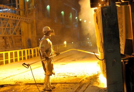 Probleme mari pentru combinatul siderurgic de la Galati: se inmultesc cererile pentru faliment