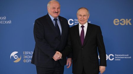 Lukasenko cere patrule inarmate pe strazi pentru a preveni infr<span style='background:#EDF514'>ACTIUNILE</span> de natura extremista