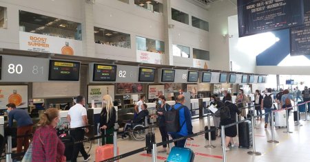 Proteste pe aeroporturile din Bucuresti: angajatii cer pastrarea valorii bonurilor de masa si a voucherelor de <span style='background:#EDF514'>VACANT</span>a