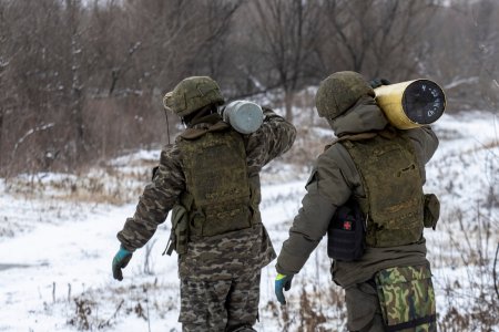 Rusia nu dispune de productia interna de munitie necesara pentru razboiul din Ucraina, considera oficialii occidentali