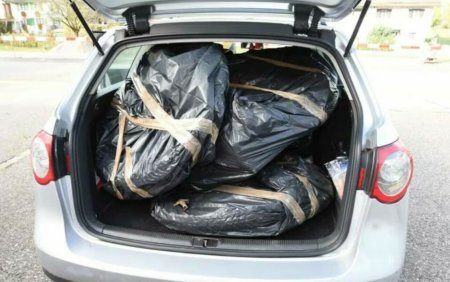 Ce au gasit politistii elvetieni in portbagajul masinii unor romani. Totul valora peste 45.000 de euro