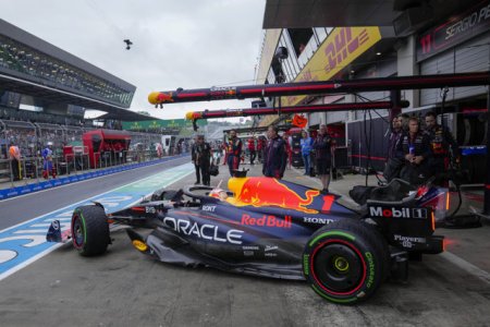 <span style='background:#EDF514'>TESTELE</span> de pre-sezon din F1: Max Verstappen, la peste o secunda distanta in prima zi in Bahrain