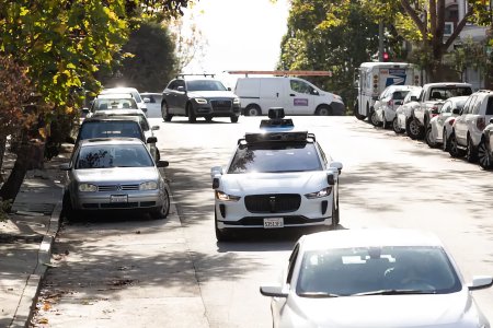 California a suspendat o cerere a Waymo de extindere a serviciilor sale cu robo<span style='background:#EDF514'>TAXIURI</span>, din motive de siguranta