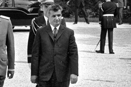 Universitatea din Bucuresti a retras oficial titlul de Doctor Honoris Causa acordat lui Nicolae Ceausescu acum 51 de ani