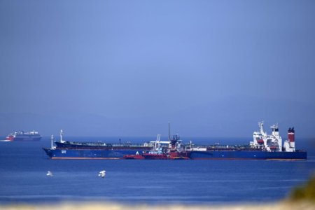 O nava din Marea <span style='background:#EDF514'>ROSIE</span>, atacata cu rachete. La bordul vaporului a izbucnit un incendiu