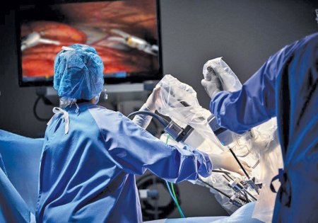 Cerere in crestere pentru interventiile chirurgicale cu robotul  da Vinci: 1.500 de operatii anul trecut, in crestere cu 20% fata de anul anterior. Privatii au investit in noi centre cu robotul da Vinci