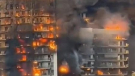 Incendiu nimicitor intr-un bloc cu 14 etaje din Valencia. Nu se cunoaste numarul victimelor. Mai multi pompieri sunt raniti