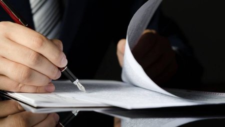 Taxele notariale s-au majorat. Pretul pentru o procura sau o autentificare in 2024