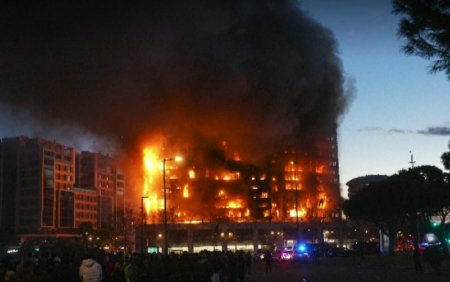 Incendiu devastator intr-un complex rezidential din Valencia, administrat de o romanca. Sunt cel putin 4 morti si 14 <span style='background:#EDF514'>RANITI</span>