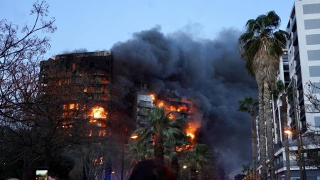 Cel putin patru morti in urma incendiului devastator din Spania. Motivul pentru care cladirea a ars atat de repede: Ca si cum ar fi fost facut din pluta
