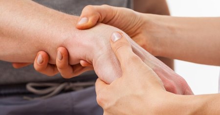 Cum pot fi prevenite si tratate artritele si artrozele. Recomandarile naturiste ale unui nutritionist