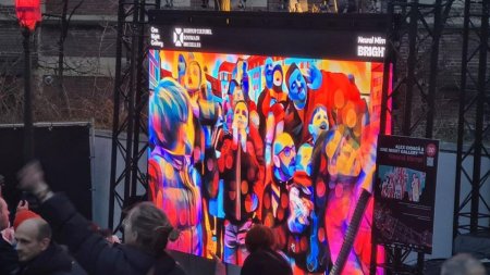 Lucrarea Neural Mirror de Alex <span style='background:#EDF514'>CIOACA</span> si One Night Gallery la Bright Festival Brussels - prima participare a ICR la Festivalul luminii din Bruxelles