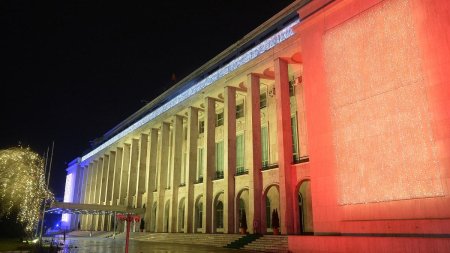 Palatul Victoria va fi iluminat sambata seara in <span style='background:#EDF514'>CULORILE</span> drapelului ucrainean