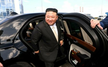 Kim Jong Un are un fiu pe care-l tine secret. Motivul a fost dezvaluit de un ziar sud-coreean de <span style='background:#EDF514'>LIMBA ENGLEZA</span>