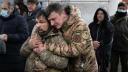 Familiile luptatorilor din Mariupol protesteaza la Kiev