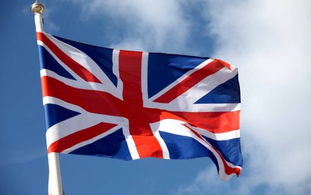 Un deputat britanic a fost suspendat din partid, dupa ce a spus ca primarul Londrei este controlat de islamisti