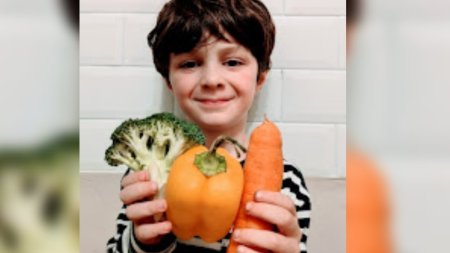 Visul unui copil de sase ani de a salva planeta | A devenit vegetarian si a lansat un canal de YouTube | Ce mesaj le transmite tuturor parintilor