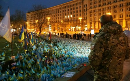 Lacrimi si speranta in Kiev, dupa doi ani de razboi. Militarii <span style='background:#EDF514'>RANITI</span> spun ca: Aceste lucruri nu trebuie sa se uite