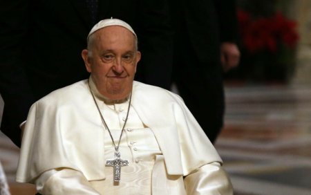 Papa Francisc si-a anulat sambata programul din cauza unei usoare gripe
