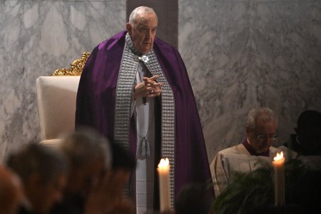 Papa Francisc sufera de gripa si a fost nevoit sa-si anuleze <span style='background:#EDF514'>AUDIENTELE</span> publice