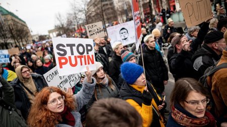 Noi represiuni ale regimului Putin. Zeci de participanti la demonstratiile din Rusia au fost retinuti