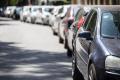 Un barbat este cercetat dupa ce a instigat conducatorii unor autoplatforme sa fure trei masini parcate in Bucuresti