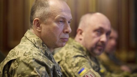 Seful Armatei ucrainene si ministrul Apararii, in inspectie pe linia frontului