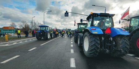 Ministru ucrainean: Aproximativ 160 de tone de cereale ucrainene au fost distruse intr-o gara <span style='background:#EDF514'>POLONEZ</span>a, pe fondul protestelor fermierilor