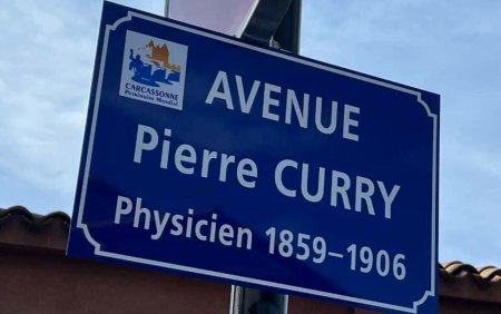Incurcatura comica in Franta. Numele s<span style='background:#EDF514'>AVANTUL</span>ui Pierre Curie a fost confundat cu cel al condimentului pe o placuta stradala