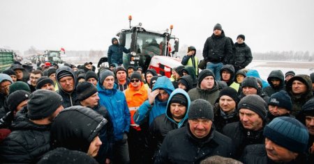 Kievul cere Varsoviei sa ia masuri impotriva agricultorilor polonezi care arunca cereale ucrainene