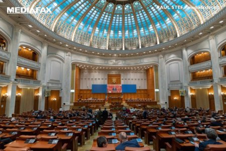 Deputatii au tinut un moment de reculegere la doi ani de la debutul razboiului din Ucraina