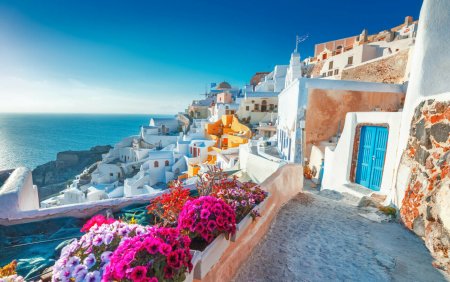 Grecia a introdus o <span style='background:#EDF514'>NOUA TAXA</span> pentru turisti. Cat vor plati pentru fiecare zi petrecuta in cea mai populara destinatie