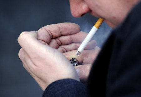 Studiu: la ce varsta este ideal sa renunti la fumat, pentru a reduce riscul de cancer cu 90%