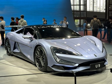 Grupul chinez BYD a lansat un automobil electric de lux de 233.000 de dolari, care poate rivaliza cu masinile Ferrari
