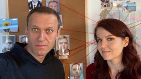 Purtatoarea de cuvant a lui Aleksei Navalnii: Credea in Dumnezeu, in <span style='background:#EDF514'>IUBI</span>re si ca Rusia va fi libera. Ce tablou avea in birou si care era melodia lui preferata