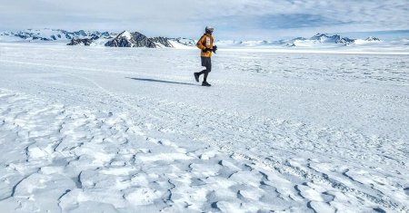 Cel mai lung maraton polar din lume! O femeie a alergat timp de 28 de zile, in <span style='background:#EDF514'>ANTARCTICA</span>