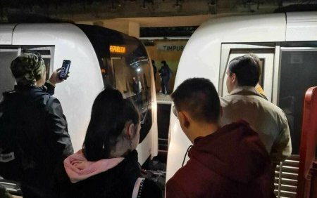 Incident la statia de metrou Timpuri Noi. Doua trenuri s-au ciocnit