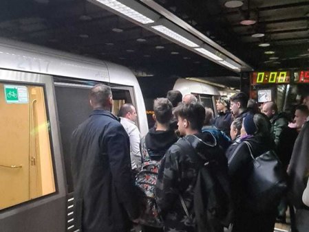 Metrorex a oprit circulatia, dupa ce doua trenuri s-au ciocnit la Timpuri Noi
