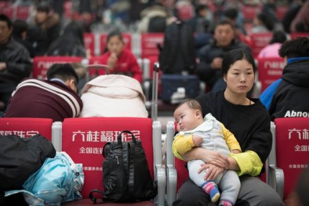 Un oras din China va oferi bilete de loterie tinerilor casatoriti pentru a stimula natalitatea