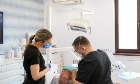 2 din 3 romani intentioneaza sa mearga la dentist in 2024, cel mai mare procent din ultimii 6 ani