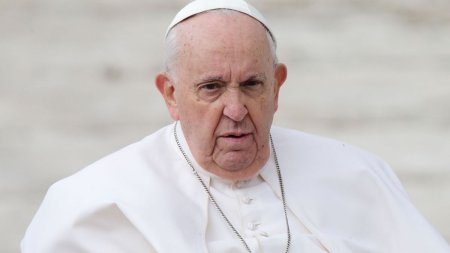 Papa Francisc a ajuns din nou la spital | Suveranul Pontif nu a citit discursul la <span style='background:#EDF514'>AUDIENTA</span> saptamanala de miercuri