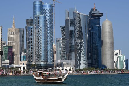 Qatarul se angajeaza sa investeasca 10 miliarde de euro in economia <span style='background:#EDF514'>FRANCE</span>za pana in 2030