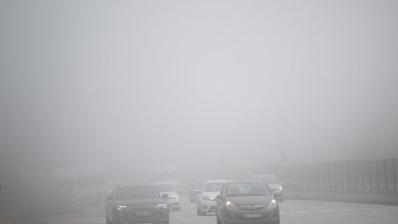 Cod galben de ceata in 15 judete: Vizibilitate sub 300, respectiv 100 de metri pe A1, A2 si A3. <span style='background:#EDF514'>ACCIDENT IN SUCEAVA</span>