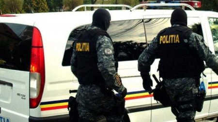 Precizarile Politiei Caras-Severin, dupa ce mascatii din Resita ar fi descins la o adresa gresita
