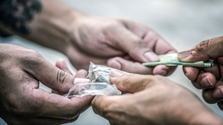 Expert antidrog: Consumul de droguri a explodat in Romania | Cel putin un milion de persoane au consumat macar o data