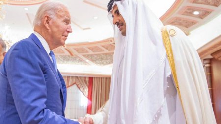 Biden si <span style='background:#EDF514'>EMIRUL</span> din Qatar au discutat despre necesitatea unui acord de incetare a focului in Gaza