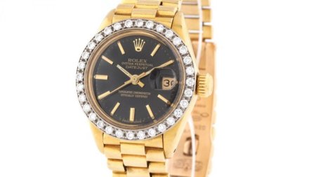 Vanzarile <span style='background:#EDF514'>ROLEX</span> depasesc pentru prima data 10 miliarde de dolari