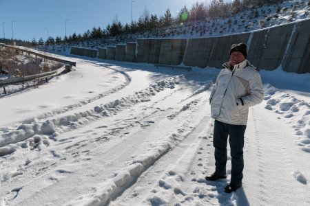 Lupta unui om cu sistemul, de la primul Nu si pana in prezent: Sefii judetului Suceava cer daune de 50.000 de euro de la un pensionar din Valea Putnei, care s-a opus proiectului gropii de gunoi pe <span style='background:#EDF514'>PASUNE</span>a satului | FOTO